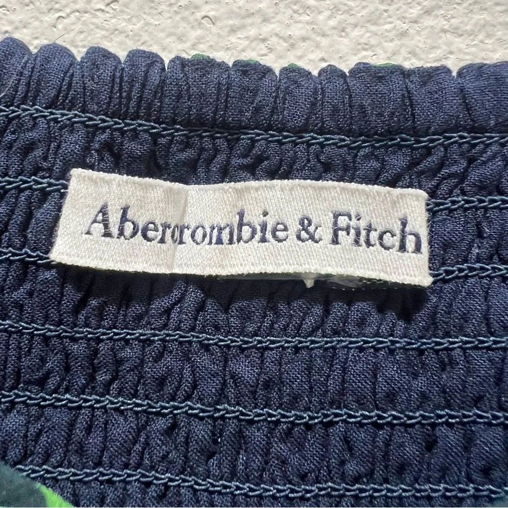 Abercrombie & Fitch Green Geometric Smocked Long Sleeve Crop Top - XL